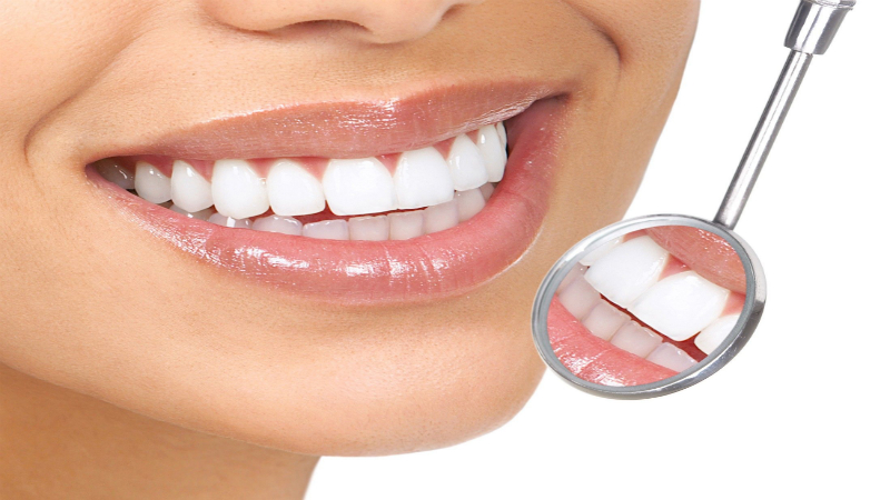 A Family Dentist in Fairfield County, CT Encourages Young Children to Floss Daily